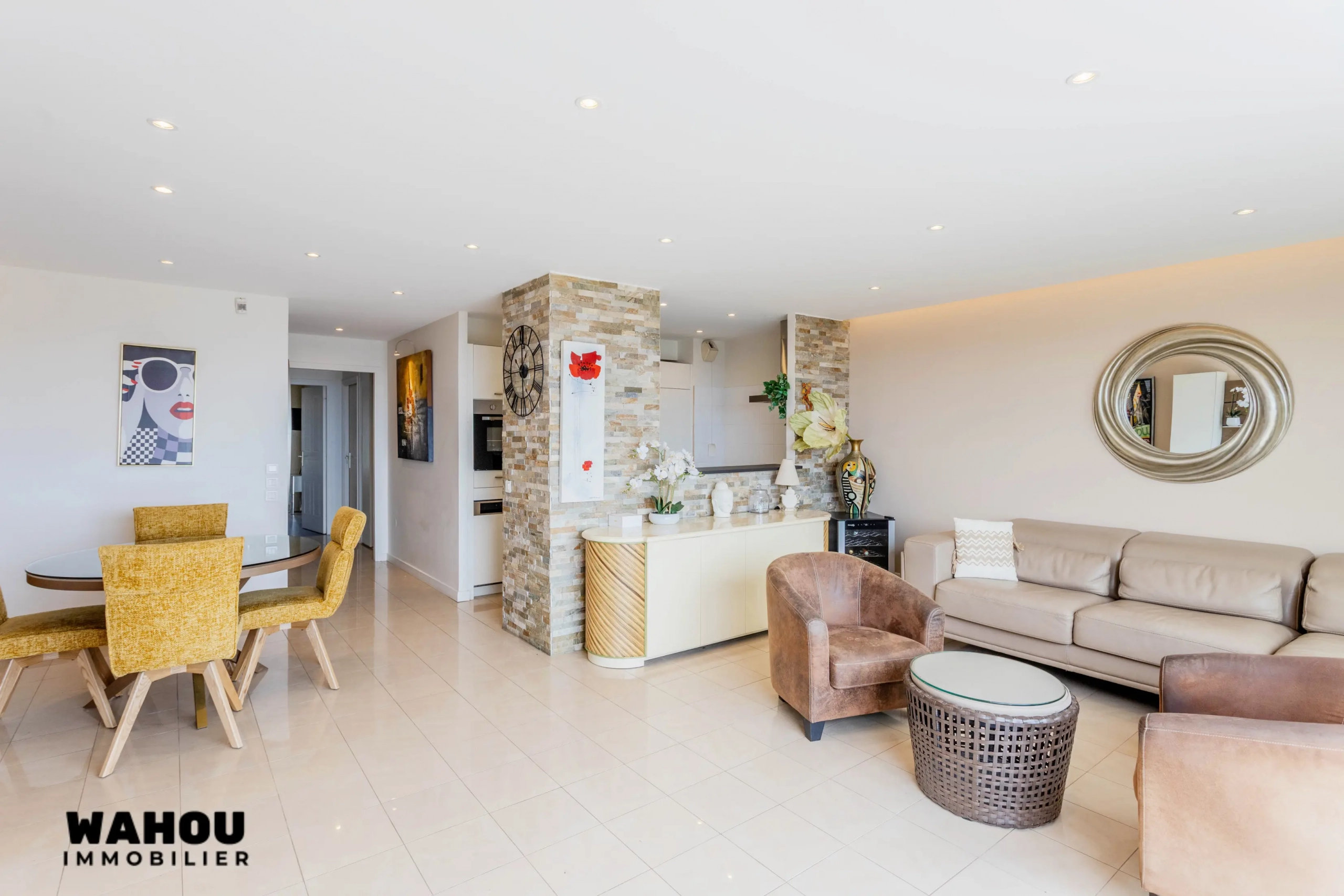 Salon appart Mandelieu